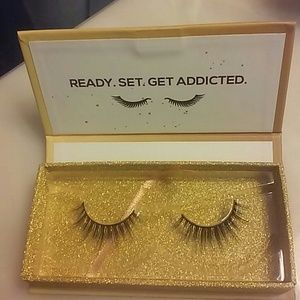 Lashaholic Luxury Lashes - new